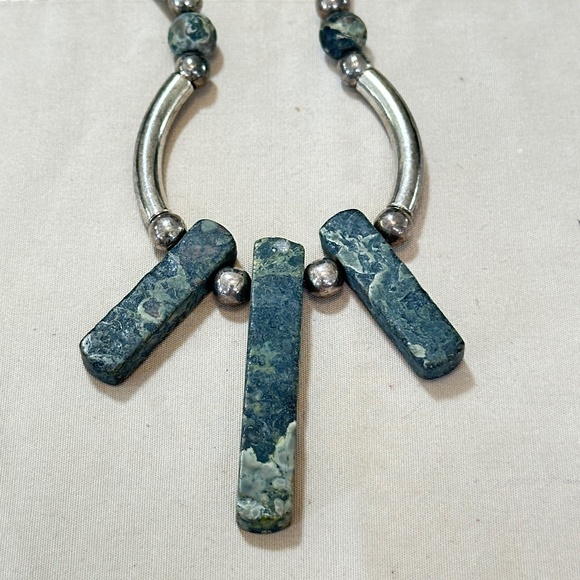 Silver Tone (beads & tubes) & Kambamba Jasper stone necklace Toggle clasp - Picture 4 of 15